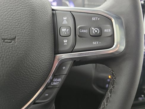 New 2026 RAM 2500 Laramie AWD/4WD image 29