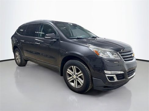 Used 2017 Chevrolet Traverse LT image 5