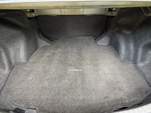 Used 2019 Toyota Corolla SE w/ Carpet Mat Package (TMS) FWD image 24