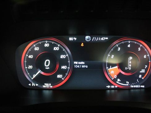 Used 2017 Volvo XC90 T5 Momentum AWD/4WD image 17