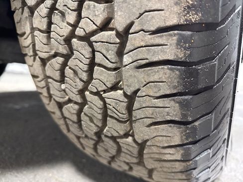 Used 2024 Toyota Tacoma TRD Off-Road image 34