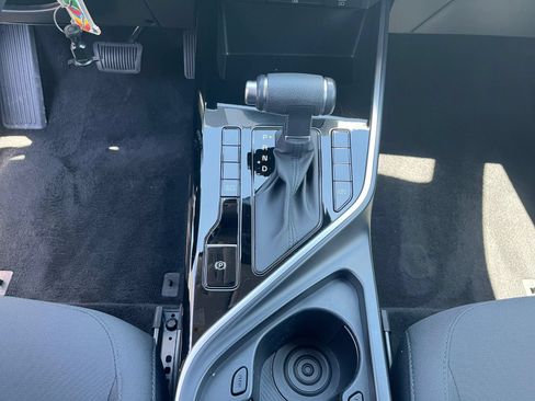Used 2026 Kia Niro LX FWD image 39