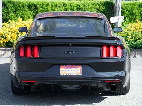 Used 2017 Ford Mustang GT w/ GT Performance Package image 7