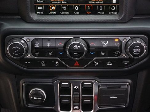 Used 2023 Jeep Gladiator Overland AWD/4WD image 14