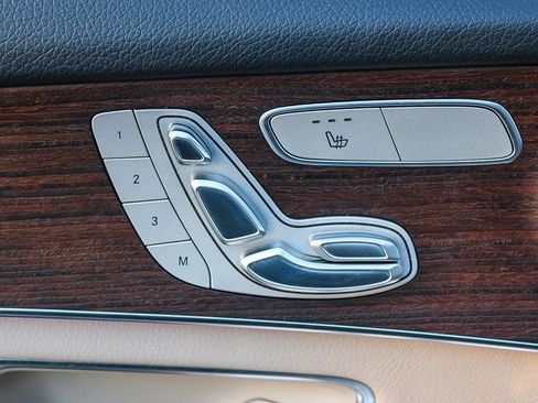 Used 2020 Mercedes-Benz GLC 300 image 21