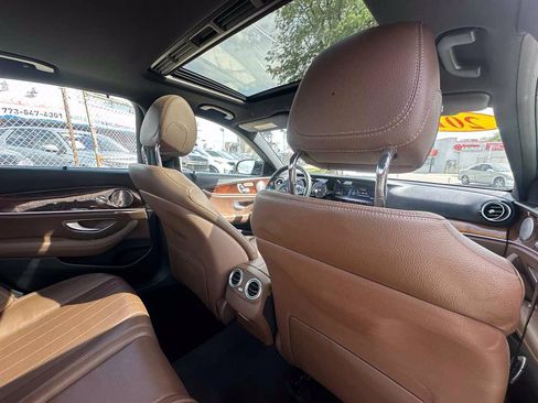Used 2017 Mercedes-Benz E 300 4MATIC image 31