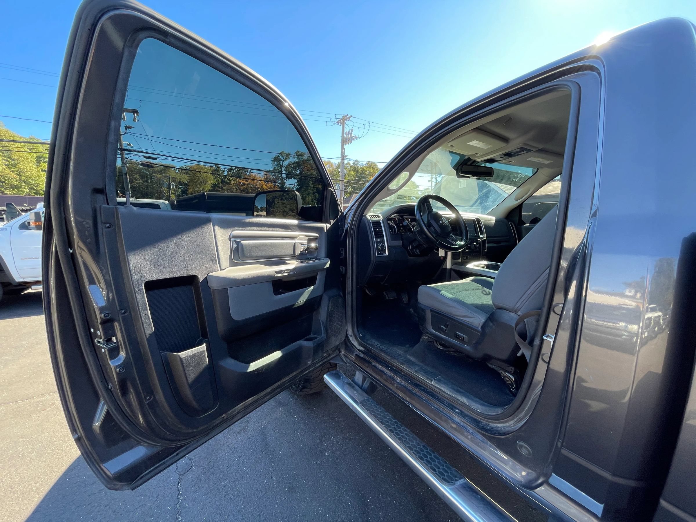 Used 2018 RAM 2500 SLT w/ Popular Equipment Group AWD/4WD image 10