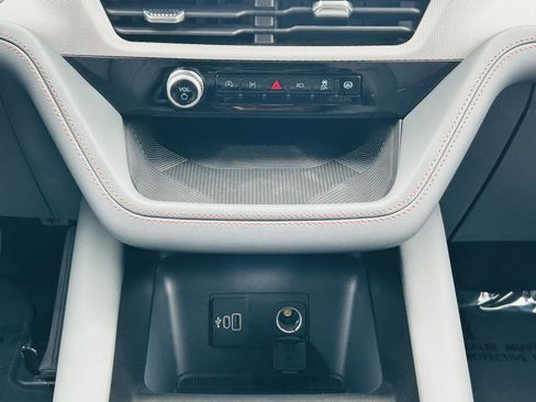 New 2026 Ford Explorer Active w/ Active Comfort Package image 24