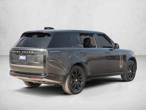 Used 2024 Land Rover Range Rover Long Wheelbase SE image 5