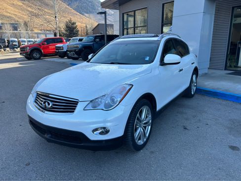 Used 2015 INFINITI QX50 Journey w/ Premium Package image 7