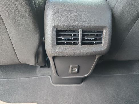 Used 2024 Chevrolet Equinox LS w/ LS Convenience Package AWD/4WD image 31