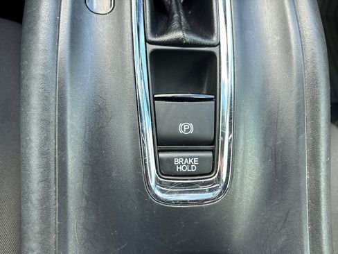 Used 2021 Honda HR-V Sport image 9