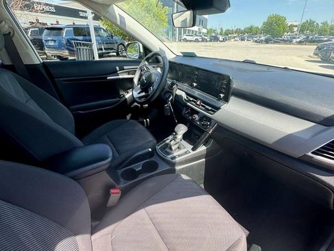Used 2022 Kia Seltos S FWD image 15