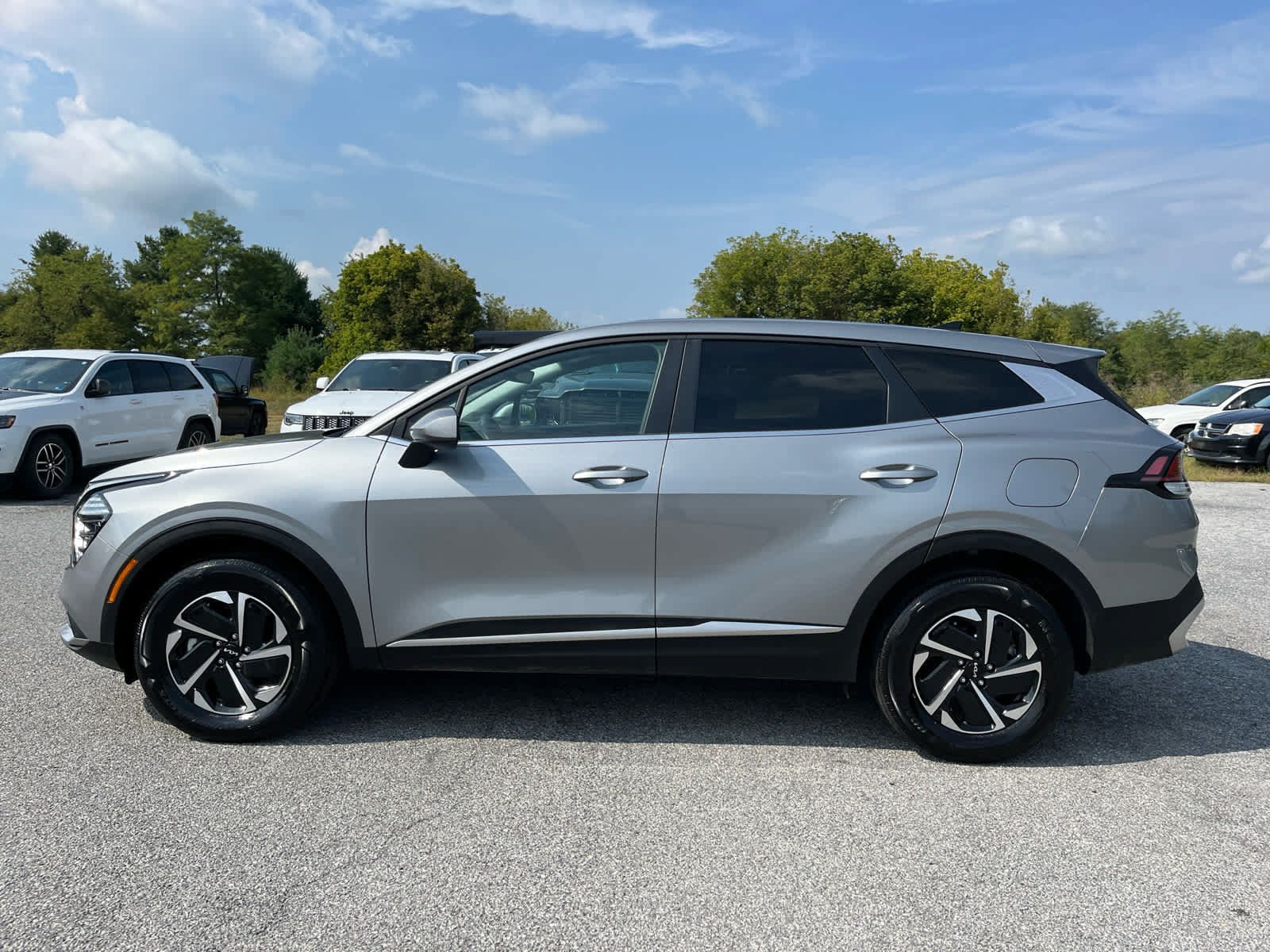 Used 2025 Kia Sportage LX AWD/4WD image 6