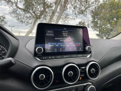 Used 2025 Nissan Sentra SV image 21