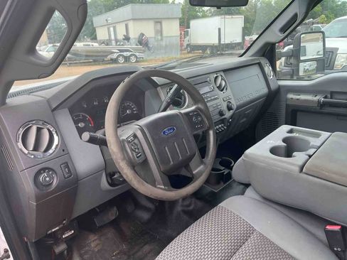 Used 2013 Ford F350 XLT w/ Ambulance Preparation Pkg RWD image 8