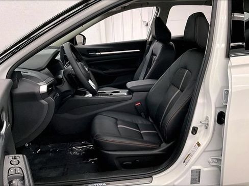 New 2026 Nissan Altima 2.5 SR w/ SR Midnight Edition Package FWD image 10