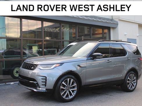 Certified 2025 Land Rover Discovery Dynamic SE image 1