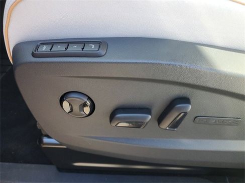 New 2025 Volkswagen ID. Buzz 1st Edition image 21