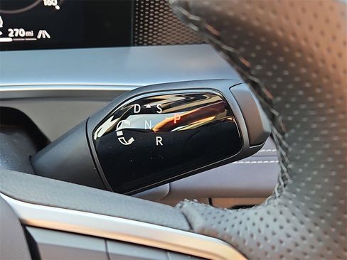 New 2026 Volkswagen Tiguan SE R-Line image 18