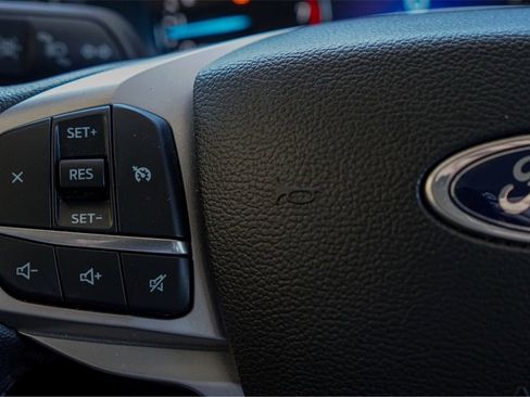 Used 2024 Ford Explorer XLT w/ Equipment Group 202A image 17