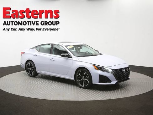 Used 2025 Nissan Altima 2.5 SR w/ SR Premium Package FWD image 49