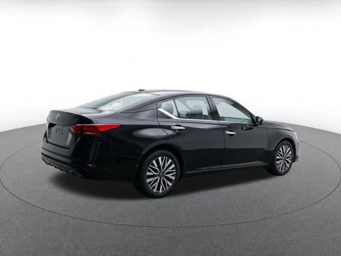 Used 2026 Nissan Altima 2.5 SV FWD image 9