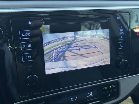 Used 2019 Toyota Corolla LE image 18