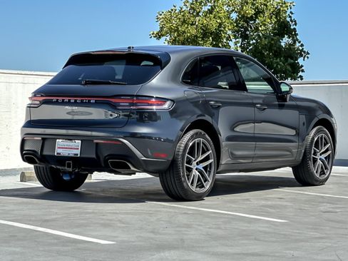 Certified 2026 Porsche Macan AWD/4WD image 8