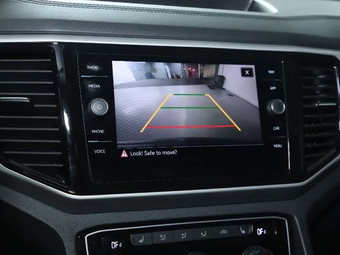 Certified 2021 Volkswagen Atlas Cross Sport SEL image 32