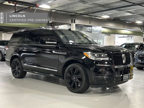 Used 2022 Lincoln Navigator Reserve AWD/4WD image 1