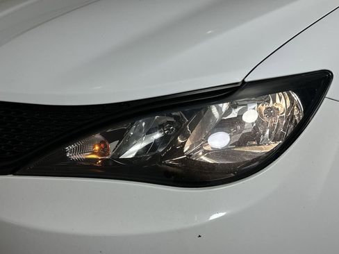 Used 2023 Chrysler Voyager LX FWD image 30
