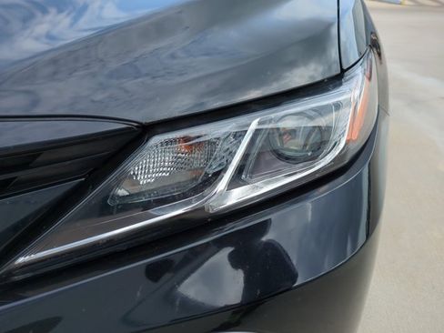 Used 2021 Toyota Camry LE FWD image 9