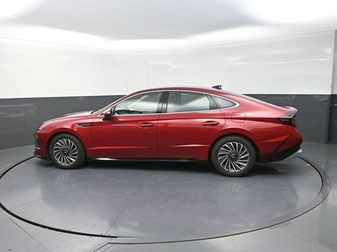 Used 2025 Hyundai Sonata Limited FWD image 4