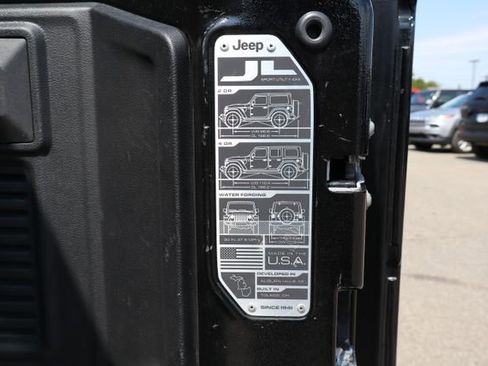 Used 2021 Jeep Wrangler Unlimited Rubicon AWD/4WD image 44