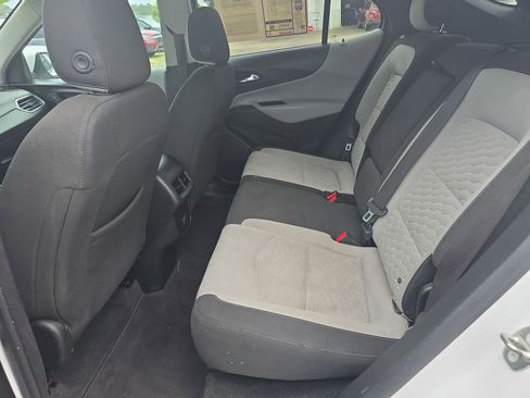 Used 2018 Chevrolet Equinox LT FWD image 33