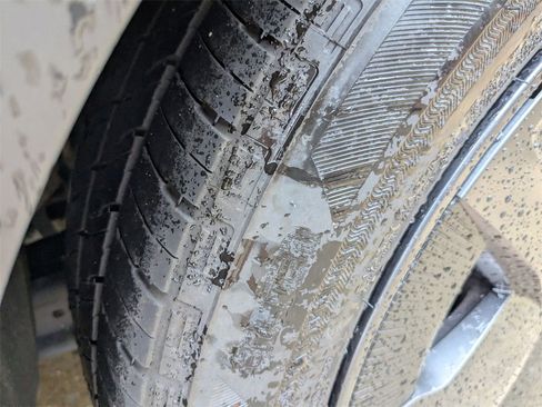 Used 2025 Toyota Prius LE image 29