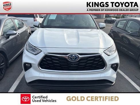 Used 2023 Toyota Highlander Limited image 3