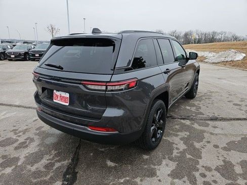 New 2026 Jeep Grand Cherokee Limited w/ Limited Altitude Package AWD/4WD image 6