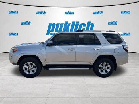 Used 2019 Toyota 4Runner SR5 AWD/4WD image 4