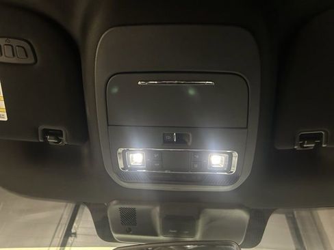 Used 2024 Ford F150 Platinum w/ FX4 Off-Road Package image 3