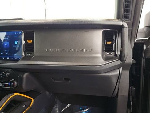 Used 2024 Ford Bronco Badlands image 39
