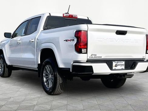 Used 2024 Chevrolet Colorado LT w/ LT Convenience Package image 4