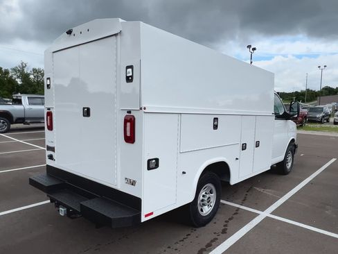 New 2025 GMC Savana 3500 w/ Power Convenience Package image 40