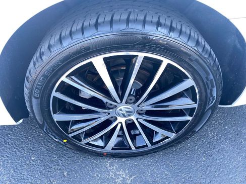 Used 2016 Volkswagen Jetta Sport FWD image 35