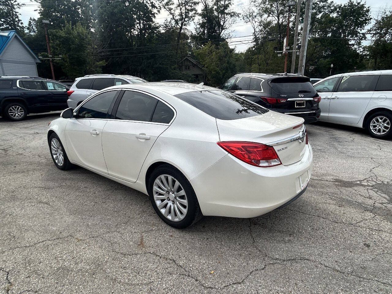 Used 2012 Buick Regal Leather FWD image 10