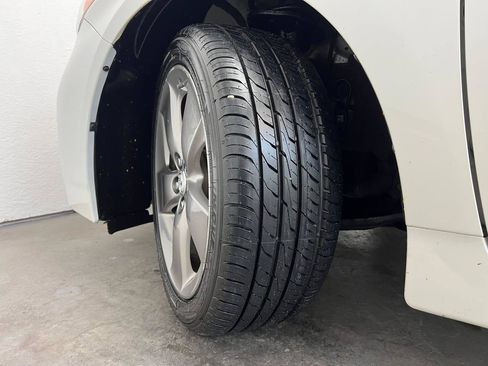 Used 2015 Toyota Prius Persona Series FWD image 29