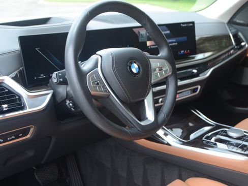 Used 2025 BMW X7 xDrive40i AWD/4WD image 19