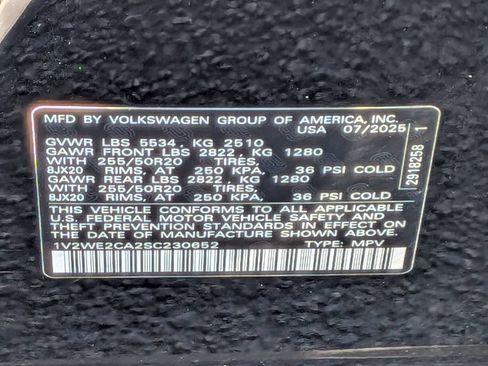 Used 2025 Volkswagen Atlas Cross Sport SE FWD image 34