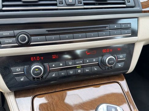 Used 2011 BMW 550i Sedan image 22